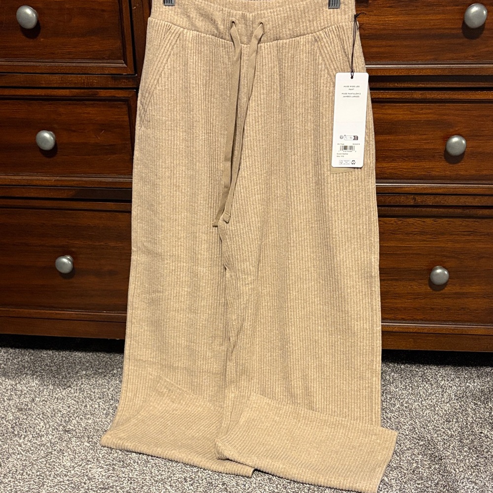 ALO Yoga Muse Wide Leg Pants